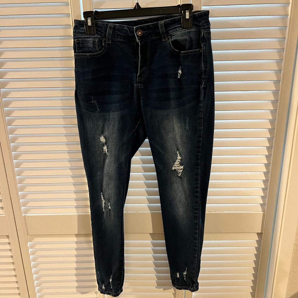 Stylish Dark Blue Distressed Women Jeans